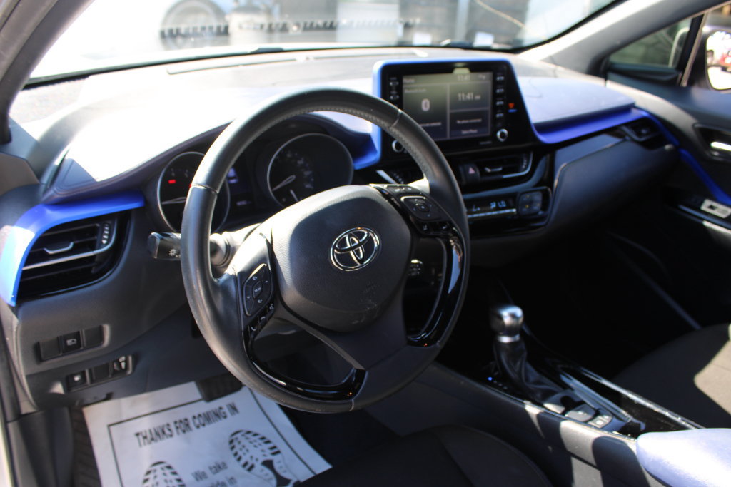 Used 2020 Toyota C-HR XLE FWD image 27