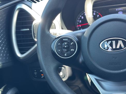 Used 2020 Kia Soul S FWD image 27