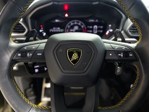 Used 2023 Lamborghini Urus Performante image 43