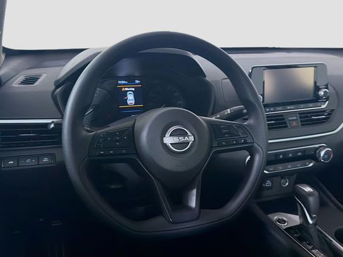 Used 2023 Nissan Altima 2.5 S FWD image 18