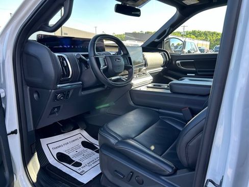 Used 2025 Ford Expedition Platinum w/ Stealth Performance Package AWD/4WD image 13