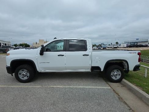 Used 2023 Chevrolet Silverado 2500 W/T w/ WT Convenience Package AWD/4WD image 2