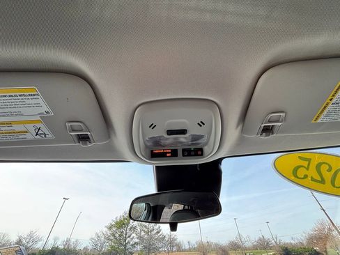 Used 2025 Chevrolet Trax LT w/ Driver Confidence Package image 34