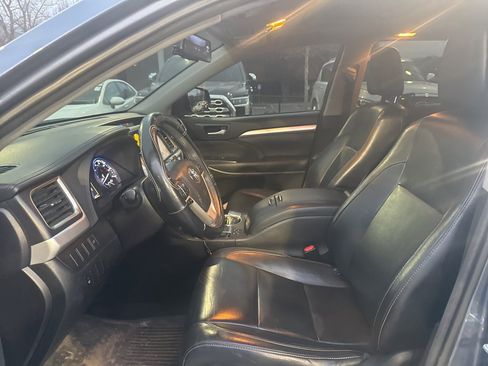 Used 2016 Toyota Highlander XLE image 7