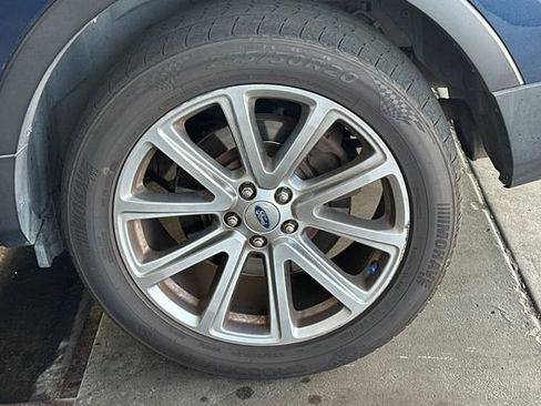 Used 2017 Ford Explorer Limited FWD image 4