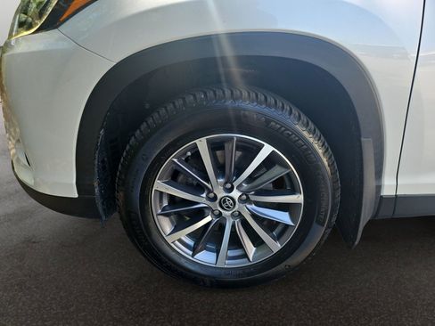 Used 2019 Toyota Highlander SE AWD/4WD image 34