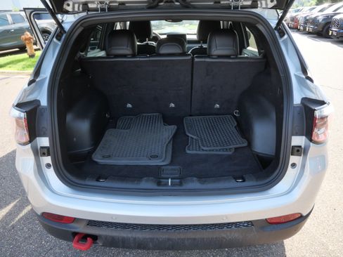 Used 2025 Jeep Compass Trailhawk AWD/4WD image 18