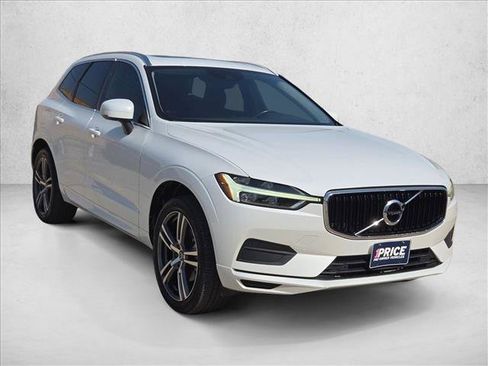 Used 2020 Volvo XC60 T5 Momentum w/ Protection Package Premier FWD image 3