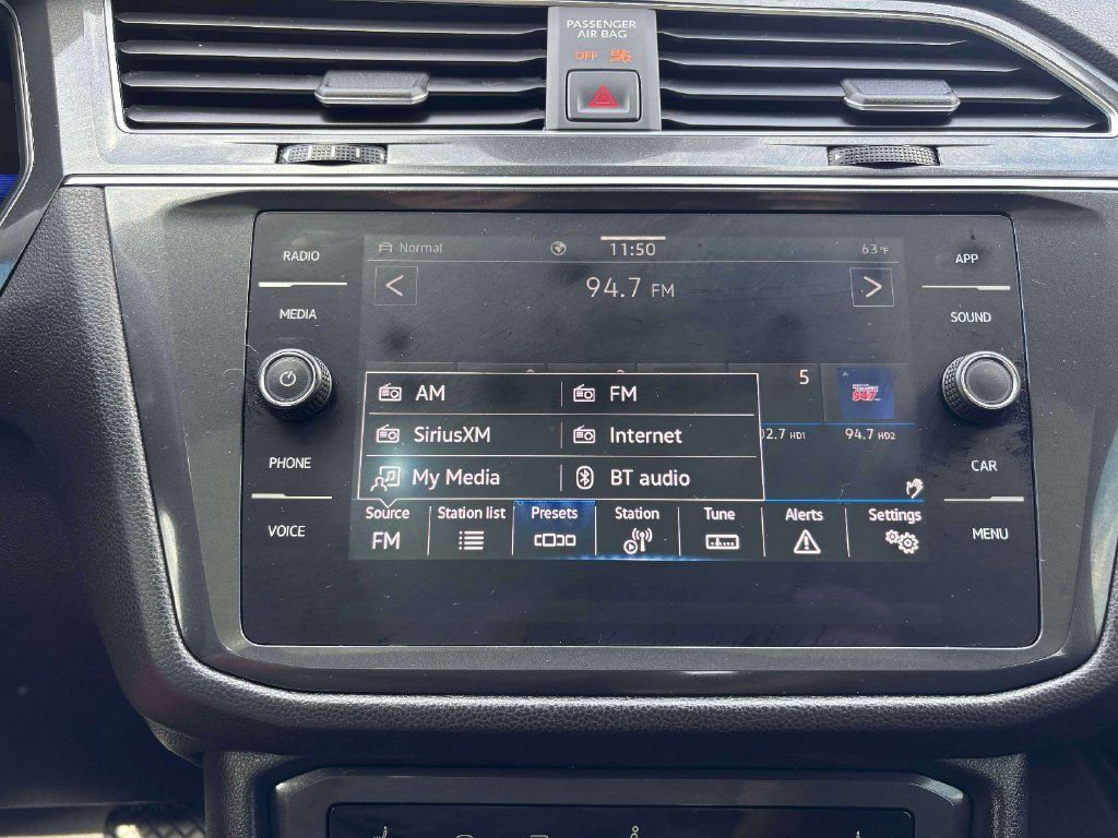 Used 2022 Volkswagen Tiguan SE AWD/4WD image 34