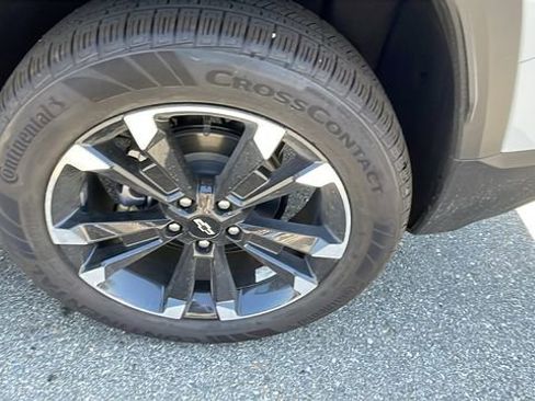 New 2026 Chevrolet Equinox RS w/ LPO, Floor Liner Package FWD image 31