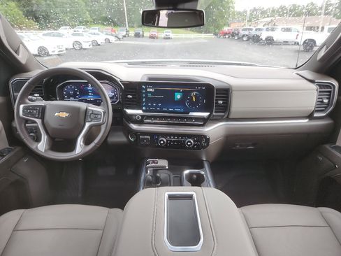 Used 2022 Chevrolet Silverado 1500 LTZ image 28