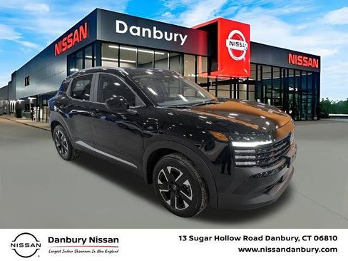 Certified 2025 Nissan Kicks SV w/ SV Premium Package AWD/4WD image 1