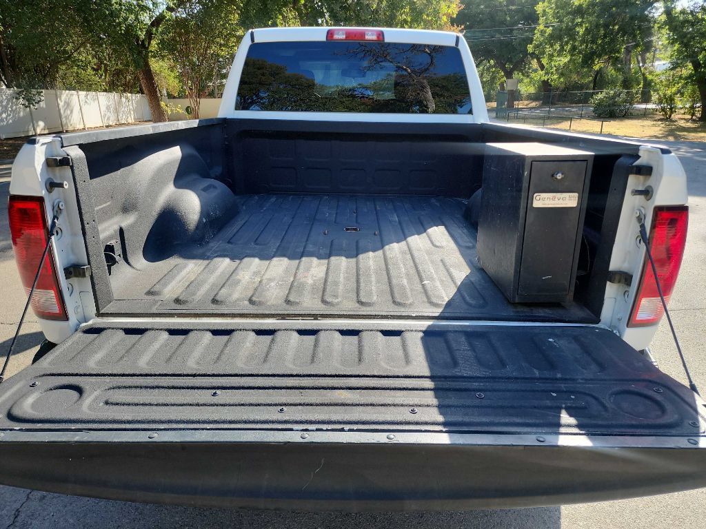 Used 2016 RAM 2500 Tradesman w/ Chrome Appearance Group AWD/4WD image 12