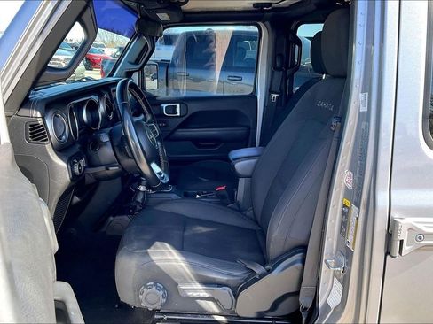 Used 2020 Jeep Wrangler Unlimited Sahara image 23