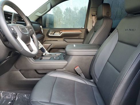 Used 2025 GMC Sierra 2500 Denali w/ Denali Reserve Package AWD/4WD image 19