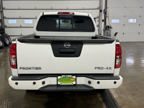 Used 2019 Nissan Frontier PRO-4X image 19