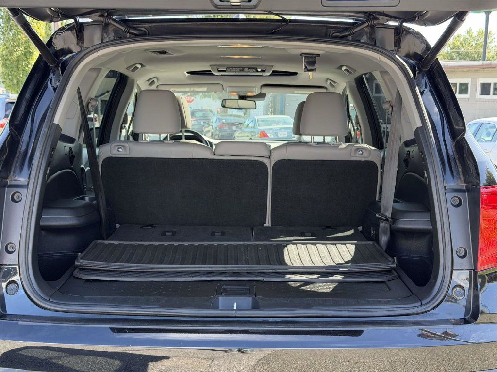Used 2017 Honda Pilot Touring image 14
