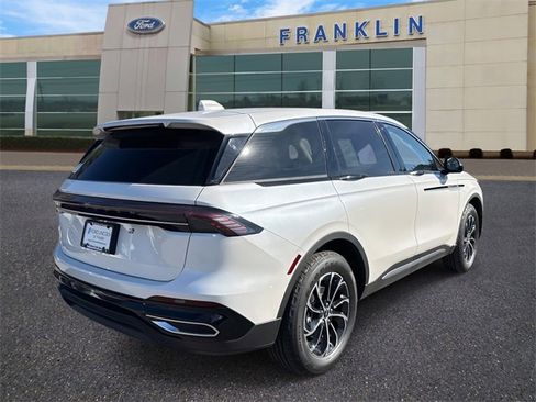 New 2026 Lincoln Nautilus Premier image 7