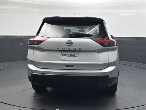 Used 2025 Nissan Rogue SV FWD image 5