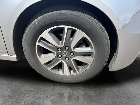 Used 2015 Honda Odyssey Touring Elite image 10