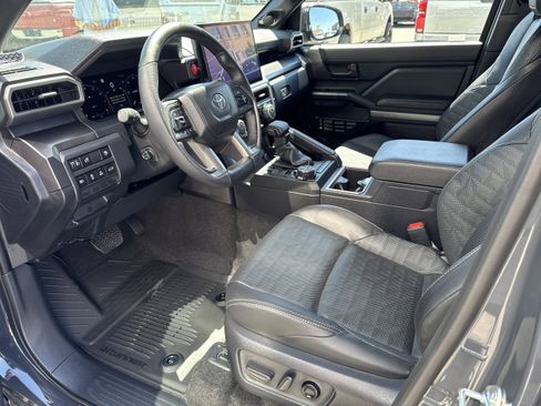 Used 2026 Toyota 4Runner TRD Off-Road Premium AWD/4WD image 2