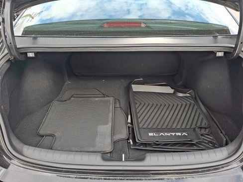 Certified 2025 Hyundai Elantra Sport FWD image 29