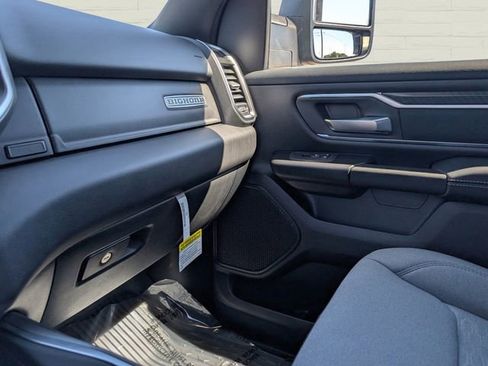 New 2026 RAM 1500 4x4 Crew Cab image 13