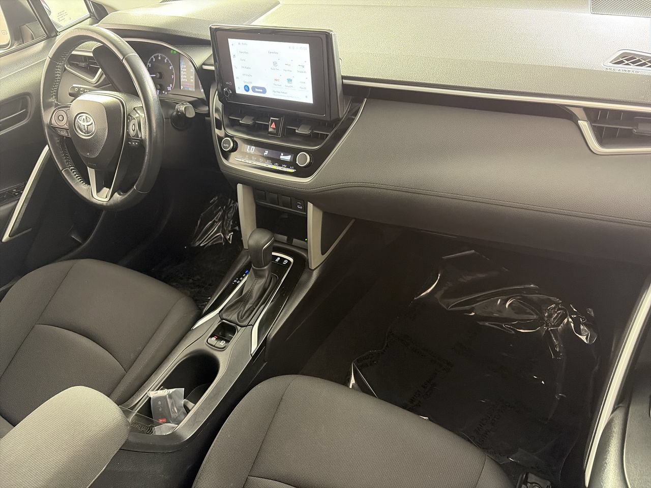 Used 2025 Toyota Corolla Cross LE FWD image 26