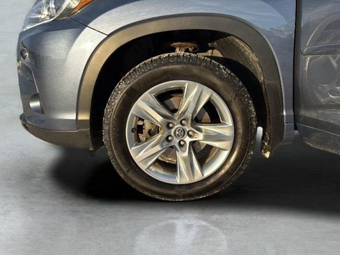 Used 2019 Toyota Highlander Limited image 38