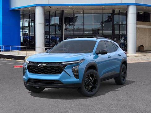 New 2026 Chevrolet Trax LT w/ Driver Confidence Package FWD image 6