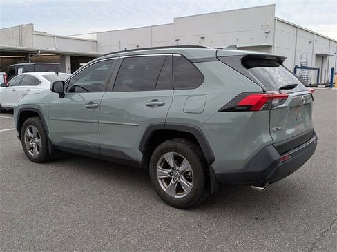 Used 2022 Toyota RAV4 XLE image 5