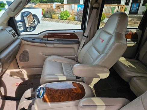 Used 2004 Ford F350 Lariat AWD/4WD image 13