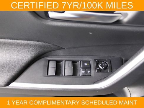 Used 2025 Toyota RAV4 XLE AWD/4WD image 18