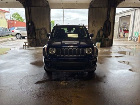Used 2019 Jeep Renegade Sport w/ Sport Appearance Group AWD/4WD image 2