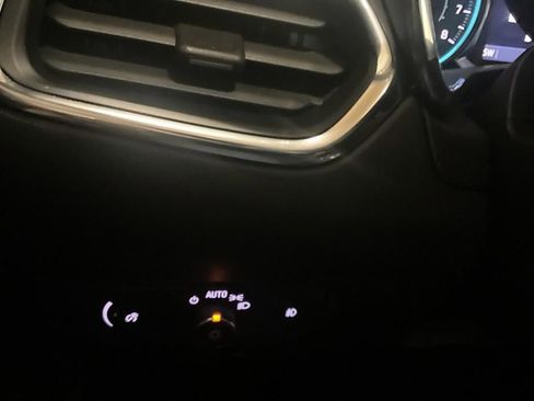 Used 2023 Chevrolet Equinox Premier AWD/4WD image 25