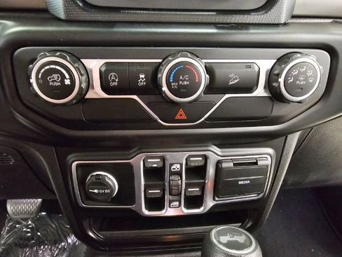 Used 2020 Jeep Wrangler Unlimited Sport S image 16