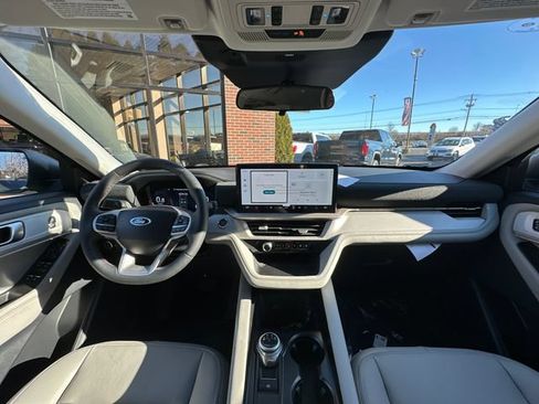 New 2026 Ford Explorer Active w/ Active Comfort Package AWD/4WD image 21