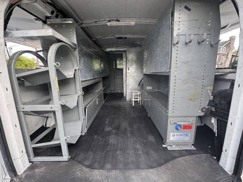 Used 2017 Chevrolet Express 2500 w/ Express Access Plus Package image 11