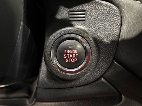 Used 2024 Subaru Outback Premium AWD/4WD image 31