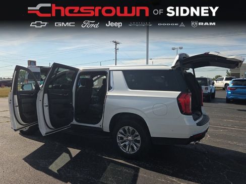 Used 2023 GMC Yukon XL Denali w/ Advanced Technology Package AWD/4WD image 21