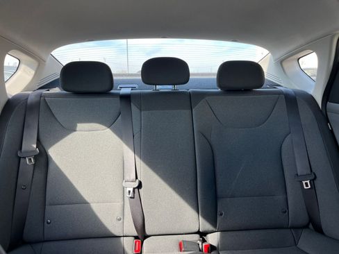 Used 2025 Kia K4 LXS image 38