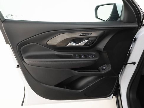 Used 2023 GMC Terrain SLT image 8