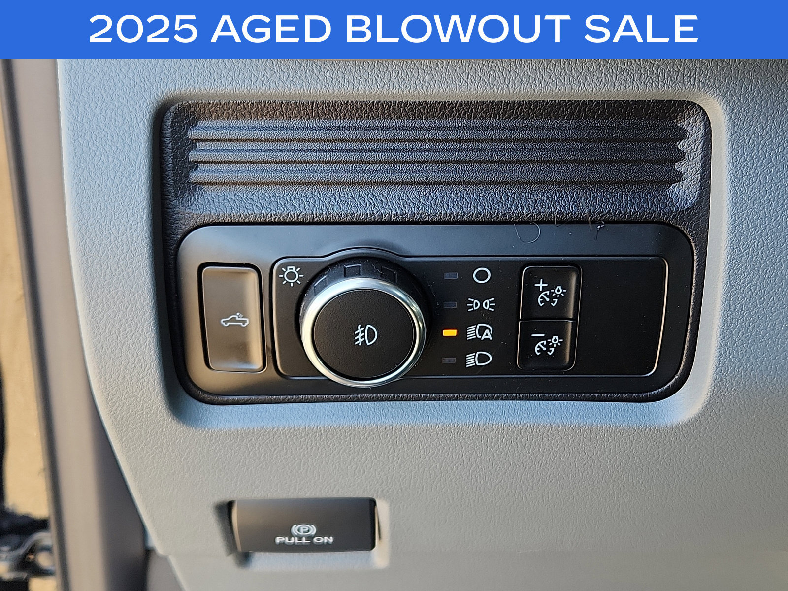 New 2025 Ford F250 XL w/ 360-Degree Camera Package RWD image 16