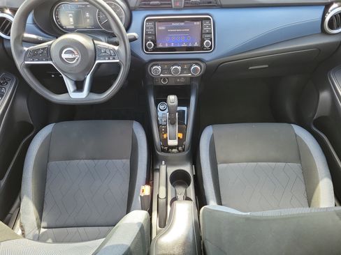 Used 2025 Nissan Versa SV FWD image 17
