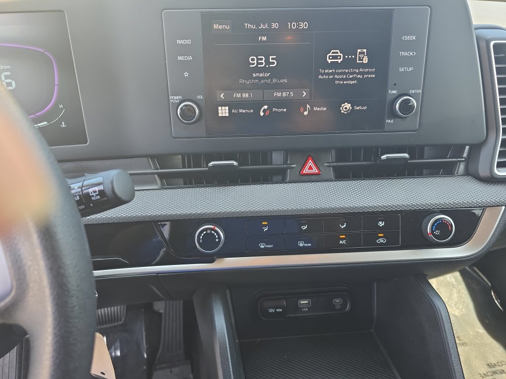 Used 2025 Kia Sportage LX FWD image 12