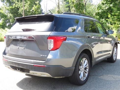 Used 2024 Ford Explorer XLT w/ Equipment Group 202A AWD/4WD image 5