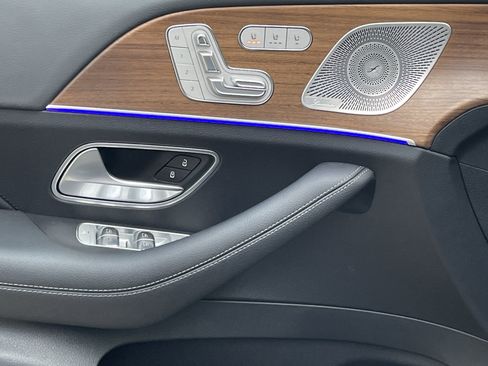 Certified 2025 Mercedes-Benz GLS 450 4MATIC image 20