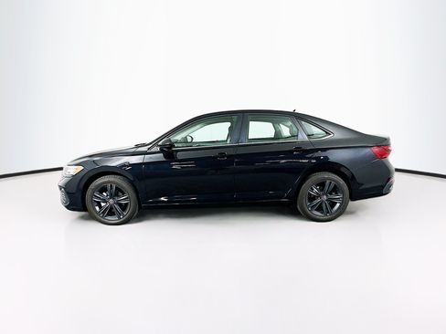 Used 2024 Volkswagen Jetta SE w/ Panoramic Sunroof Package FWD image 4