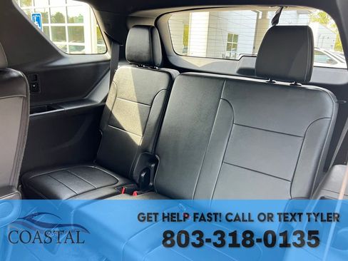 Used 2023 Chevrolet Traverse LT image 21