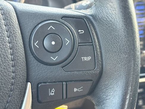 Used 2017 Toyota Corolla SE w/ Carpet Mat Package (TMS) FWD image 26
